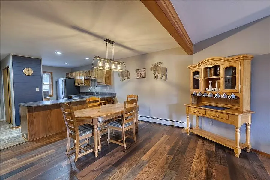 2 bed, 882 sqft, $3,200 — Photo 4