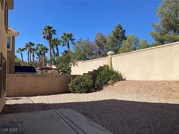 4th image of 405 Center Green Dr