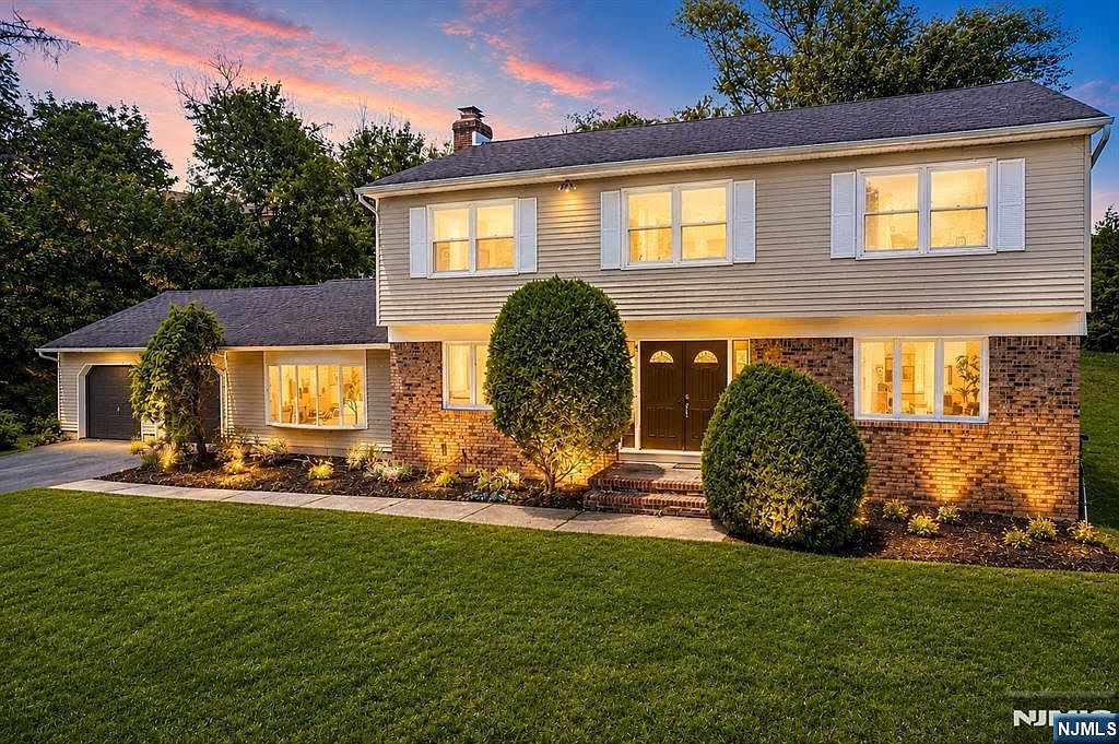 203 Mountain Ave, Hawthorne, NJ 07506 | Zillow