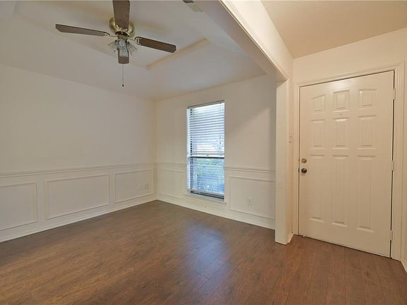 3rd image of 1745 Saint James Dr