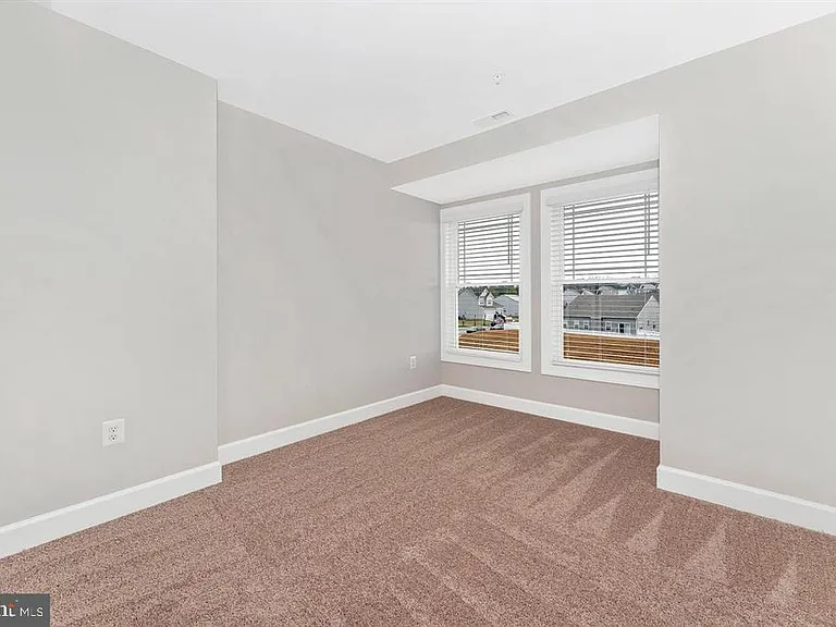 527 Abigail Ave — Photo 24