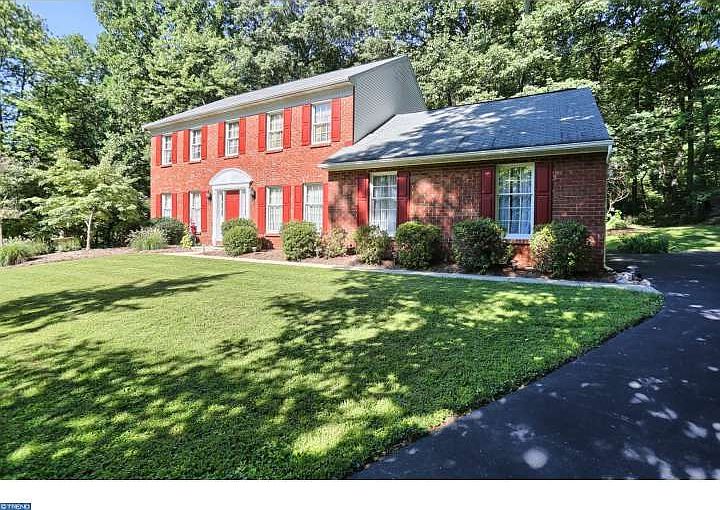 1st image of 25 Crestview Dr