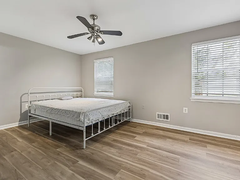 7974 Community Dr — Photo 24