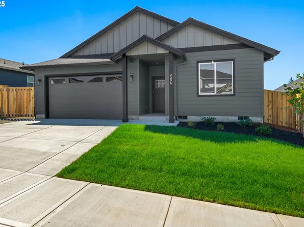 2206 E Badger Way, La Center, WA 98629