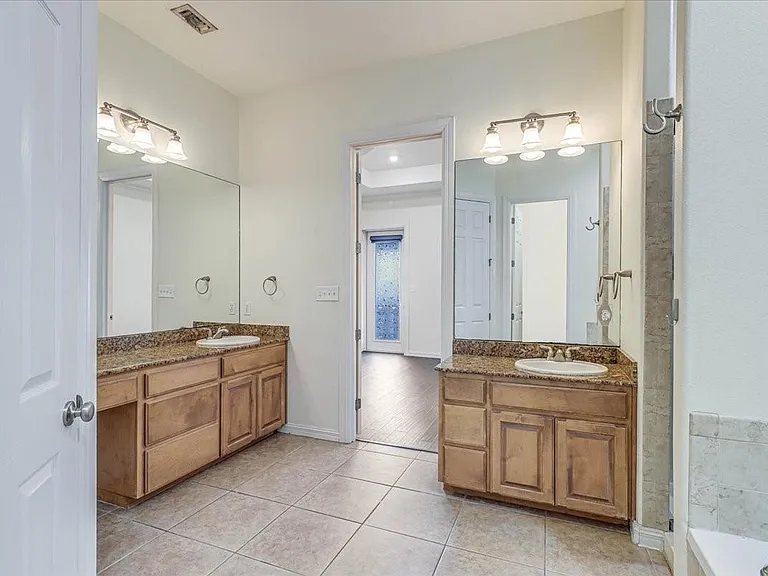 14910 Leeward Dr #304 — Photo 23