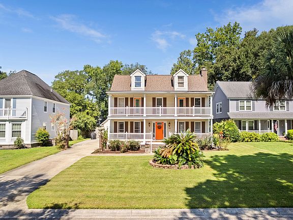 3rd image of 306 Anadale Ct