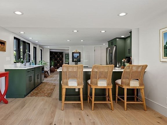 5th image of 51 Tiffany Rd