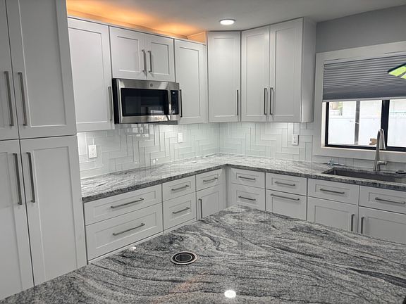 4th image of 4337 SW 20th Pl