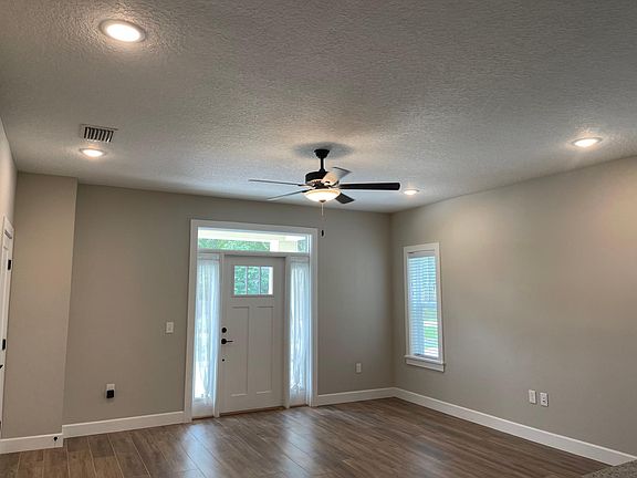 2nd image of 351 W Park St Floor 351