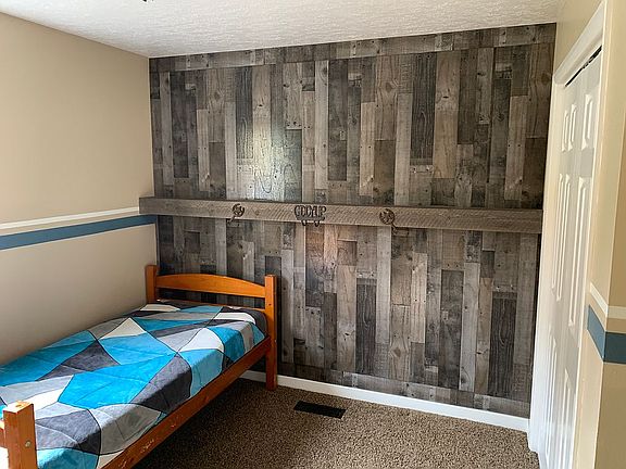 Upstairs bedroom 2