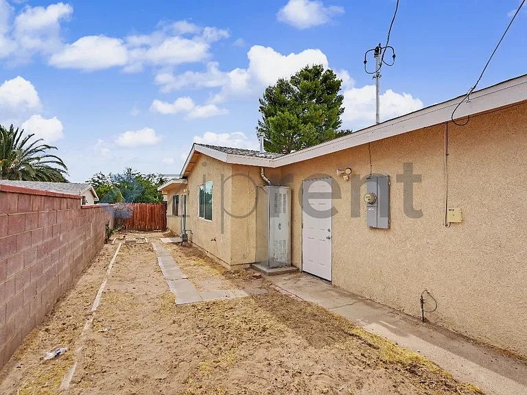 44558 Stanridge Ave — Photo 21