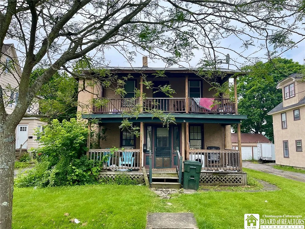 82 Colfax St photo 1