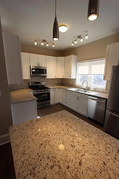 535 Orchard Ave photo 1