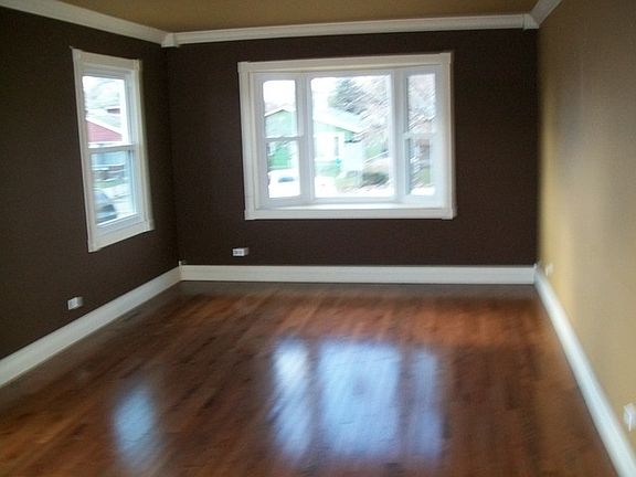 4th image of 1615 N Oak Ave