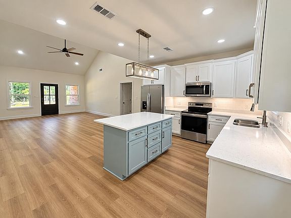3rd image of 3482 Walsh Rd