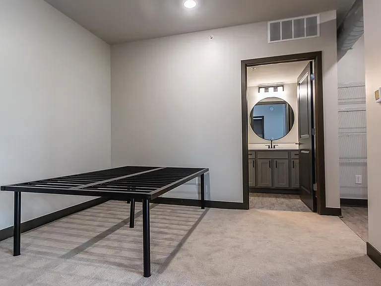 The Bentley Apartments — Photo 65