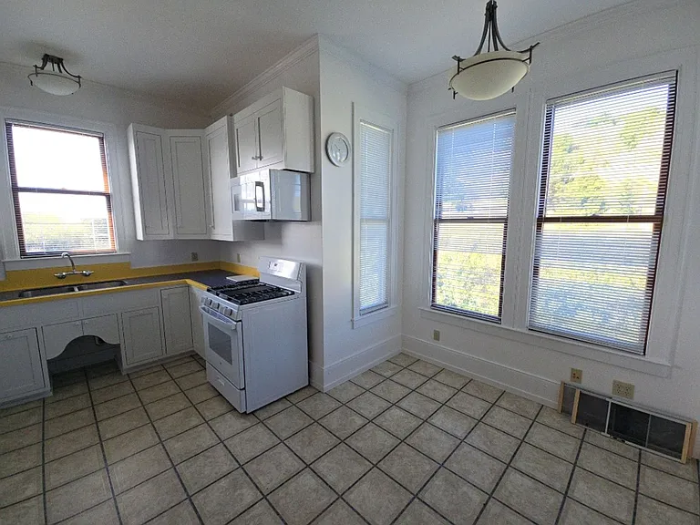 2754 Van Duzen St — Photo 15