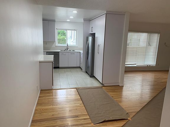 5th image of 1116 S Wooster St APT 2