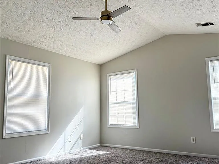 524 Julius Dr — Photo 12