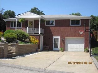 1220 Vivjon Dr, Homestead, PA