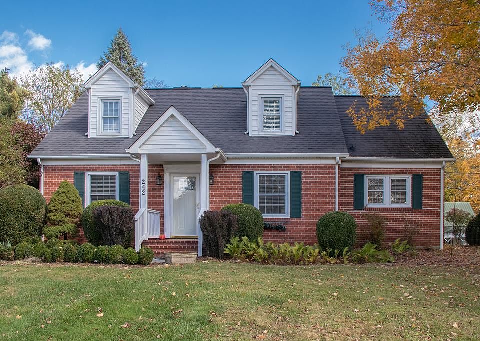 1st image of 242 NE Barter Dr