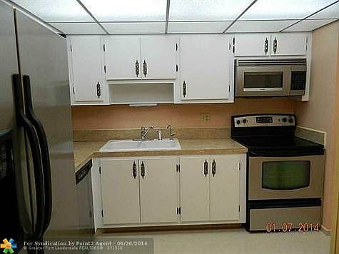 4th image of 2304 S Cypress Bend Dr APT 511