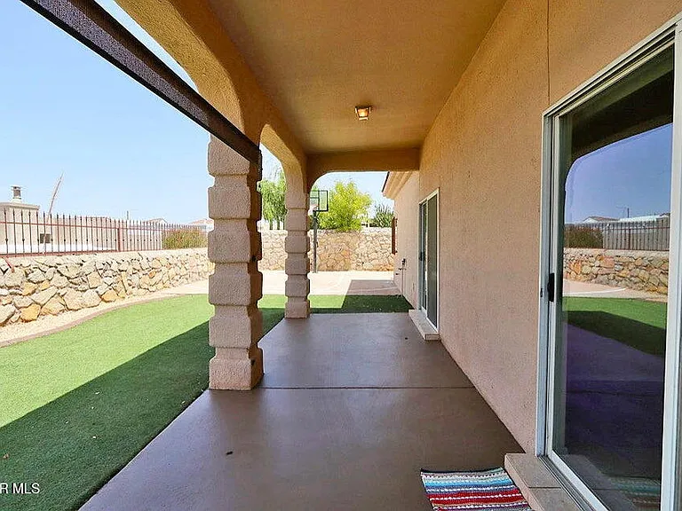 1455 Cherokee Ridge Dr — Photo 3