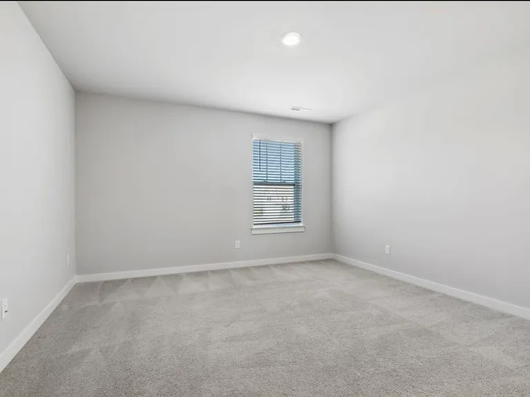 28 Torrey Pines Ln — Photo 12