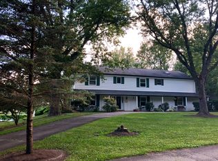 6411 Round Up Rd, McHenry, IL 60050