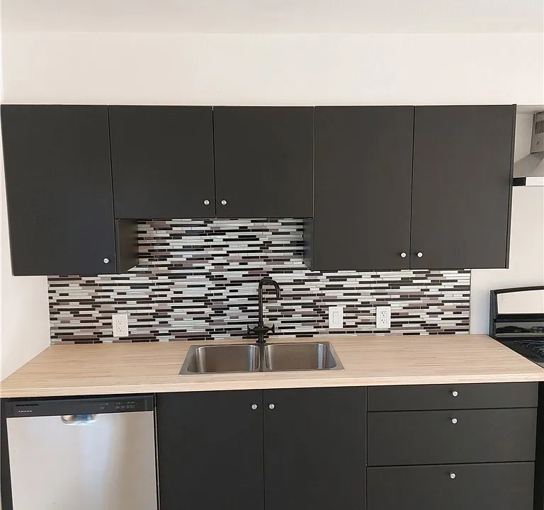136 W Saginaw Way #202