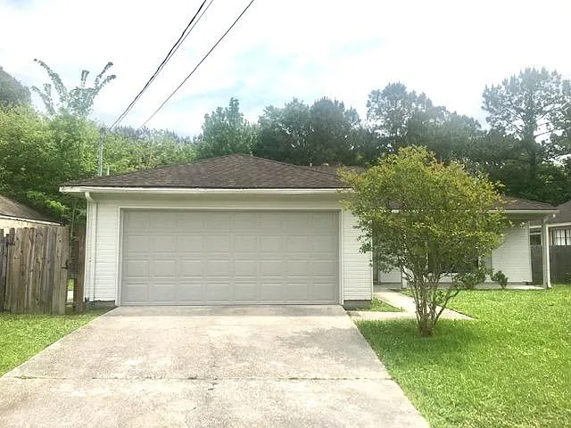 3 bed, 1300 sqft, $1,600 — Photo 2