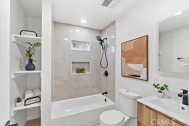 1421 E Norwood Pl — Photo 13