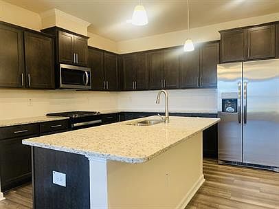 2nd image of 352 Abbots Mill Dr