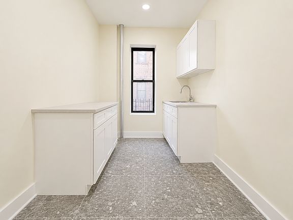2nd image of 401 E 21st St APT D5