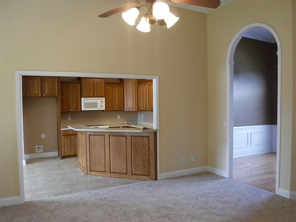 4th image of 101 Huntwood Ln