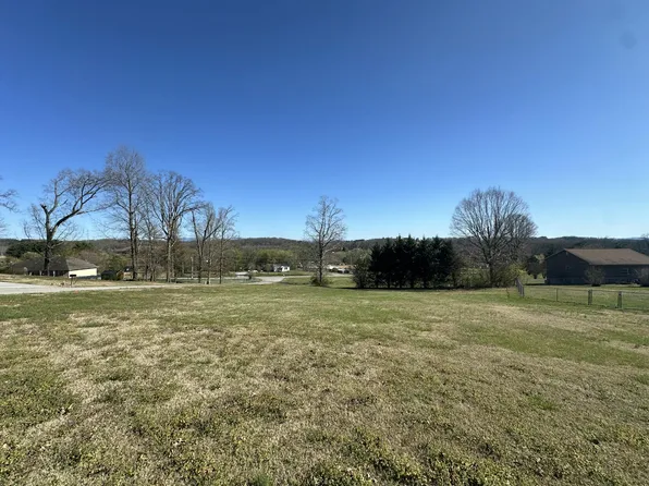 107 Uphill Dr, Madisonville, TN 37354