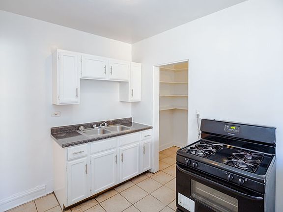 4th image of 7502 N Hoyne Ave #2108-2
