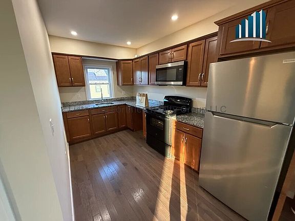 5th image of 56 Frederick St #2