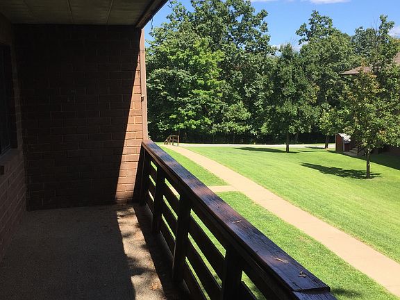 3rd image of 1501 Villa Dr APT D