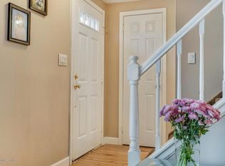 7 Mochen Ct, Sayreville, NJ 08872
