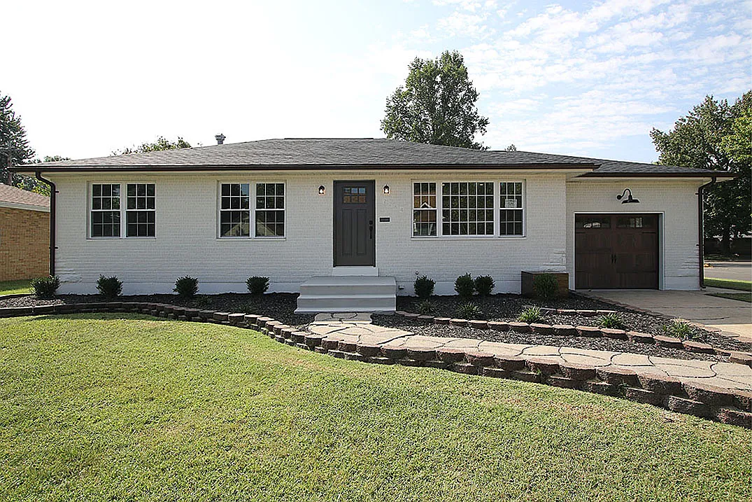 2284 Gary Ave photo 1