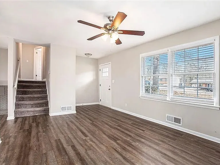 2625 Crestdale Cir SE — Photo 9