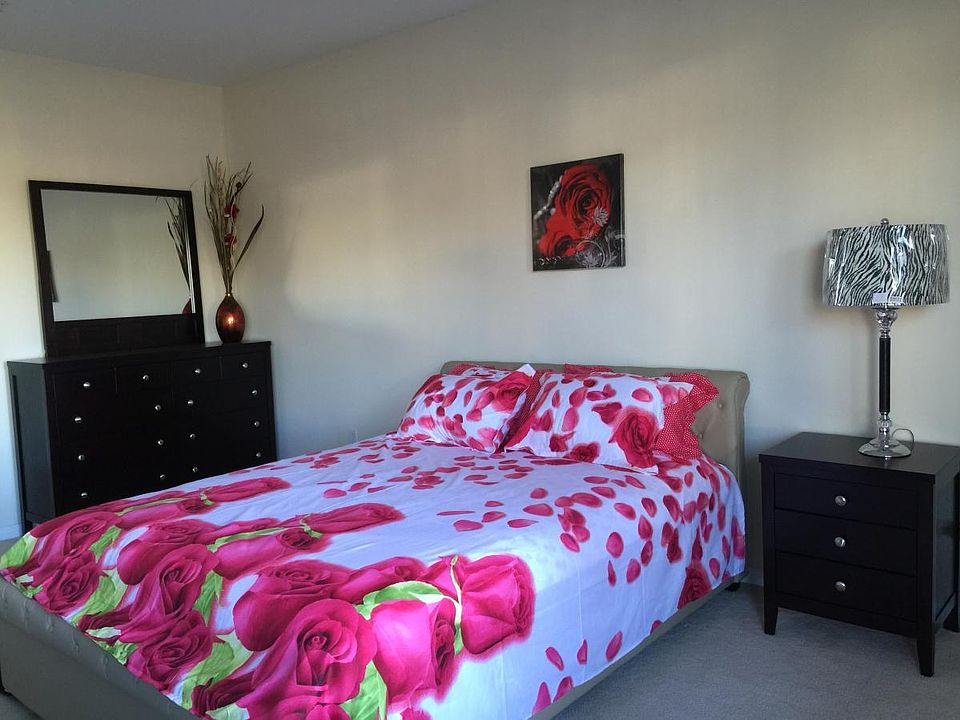 Beautiful bed room with 2 queen size beds