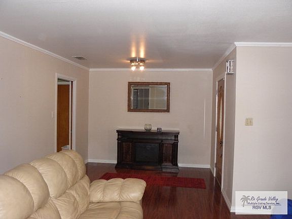 2nd image of 208 E Beck St