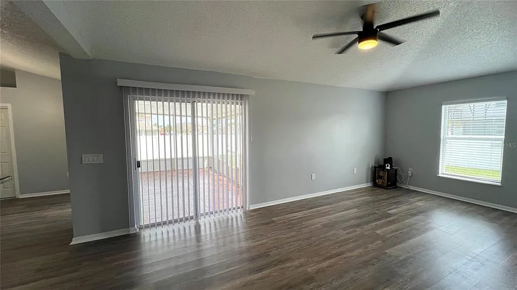 4 bed, 2.0 bath, 1535 sqft, $1,900 — Photo 4