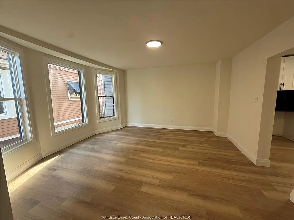 643 Pierre Ave — Photo 3