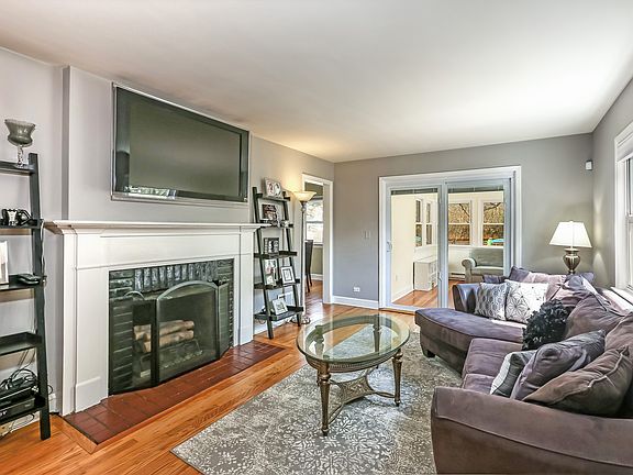 5th image of 4 Hilton Ave