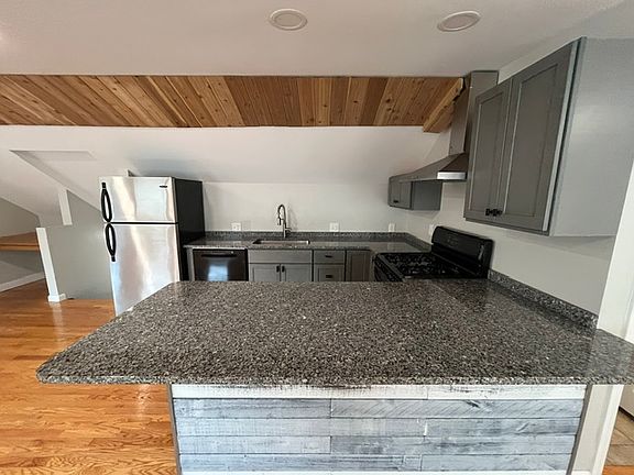 5th image of 743 Highland Ave #3