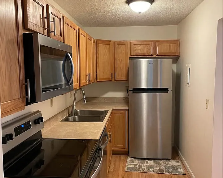 10311 Cedar Lake Rd #212 — Photo 1