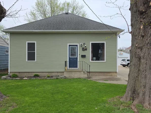 660 1st St SE, Hartley, IA 51346